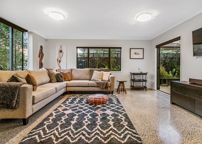  at 8 Vin Santo Lane, Te Atatu Peninsula, Auckland