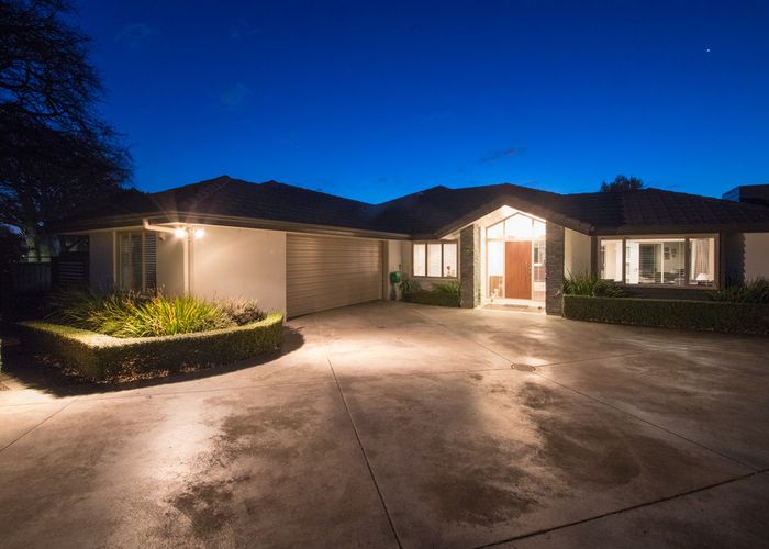  at 2 Grand Oaks Drive, Awapuni, Palmerston North