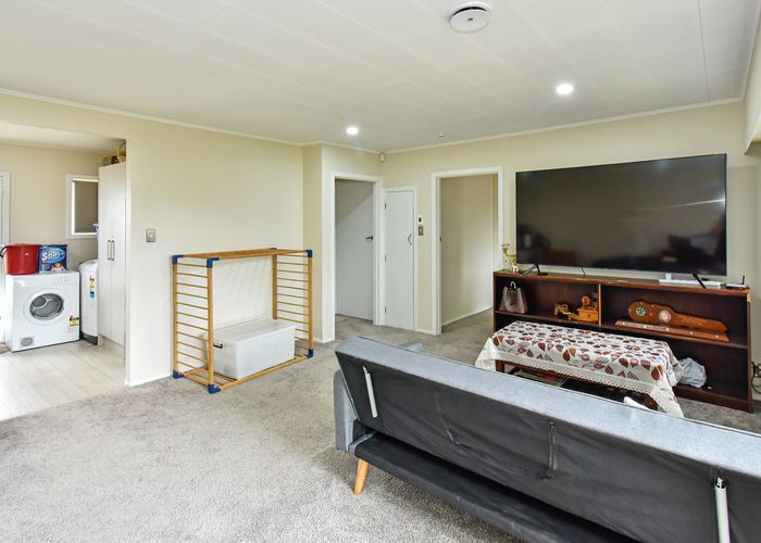  at 4/8 Maunu Road, Papatoetoe, Auckland