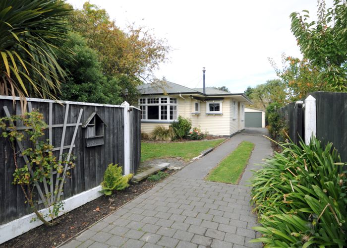  at 14 Stenness Avenue, Somerfield, Christchurch