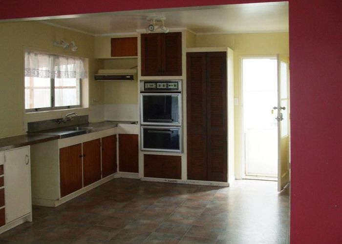  at 1/8 Ocean View Road, Weymouth, Auckland