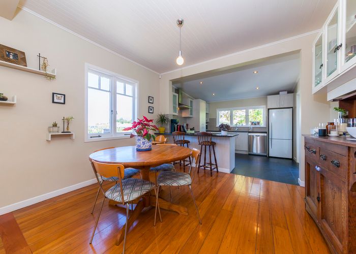  at 14 Lincoln Park Avenue, Massey, Auckland