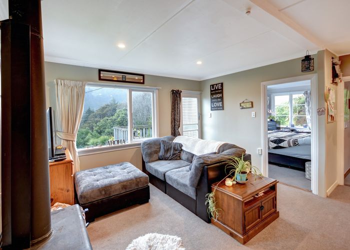  at 4 Solar Terrace, Broad Bay, Dunedin