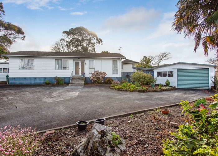  at 5 Joshua Place, Weymouth, Auckland