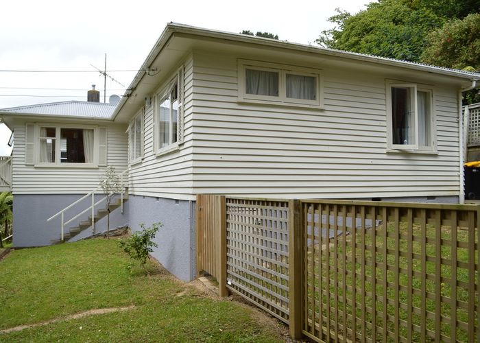  at 26 Chester Road, Tawa, Wellington