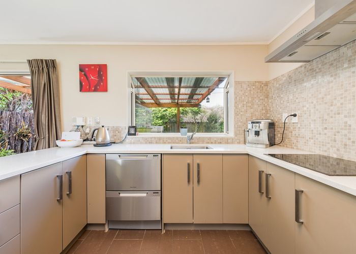  at 16 Tullis Place, Burswood, Auckland