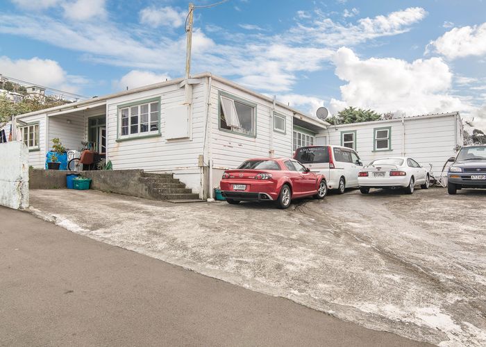  at 99 Queens Drive, Lyall Bay, Wellington