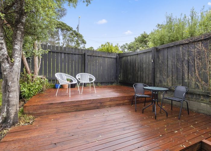  at 207 Miromiro Road, Normandale, Lower Hutt