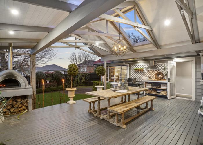  at 12 Oakdale Road, Mount Roskill, Auckland