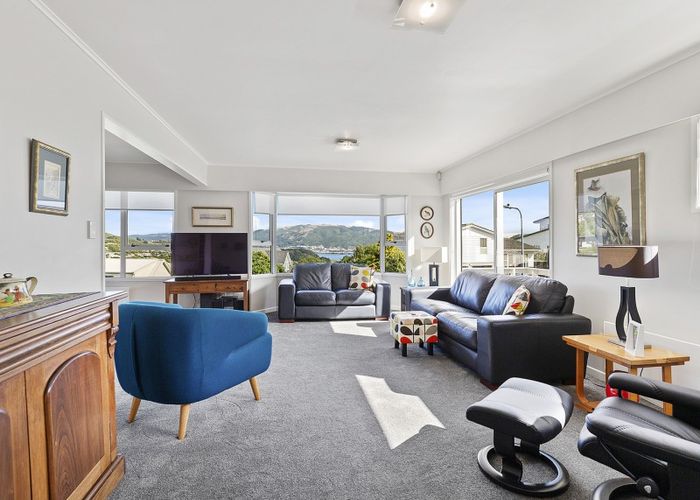  at 73 Eskdale Road, Papakowhai, Porirua