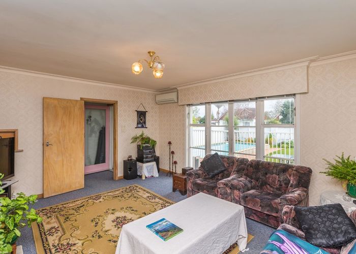  at 21 Peachgrove Road, Te Atatu Peninsula, Auckland