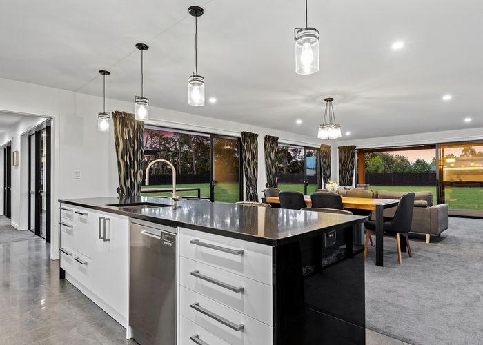  at 29 Braeburn Crescent , Swannanoa, Mandeville North