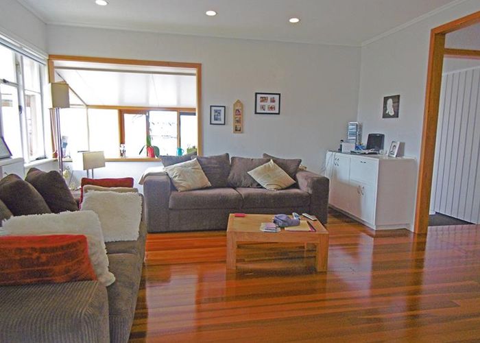  at 11 Paddington Street, Glen Innes, Auckland