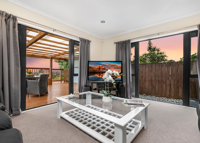  at 21 Whitbourne Heights, Manurewa, Auckland