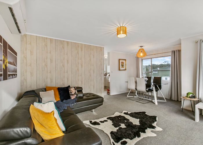  at 1/27 Mannering Place, Hillcrest, Auckland