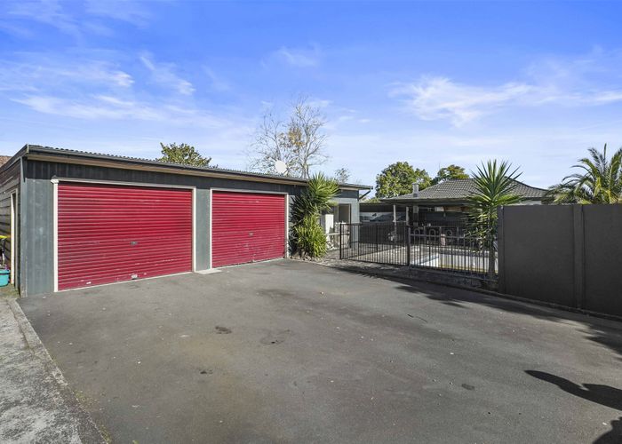  at 290 Cambridge Road, Hillcrest, Hamilton