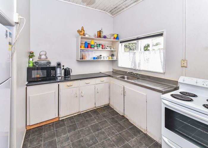  at 263 Massey Road, Mangere East, Auckland