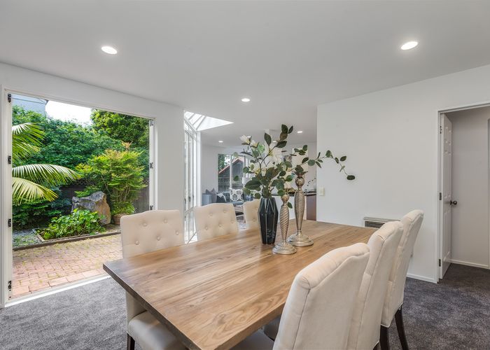  at 3/5 Momona Road, Greenlane, Auckland