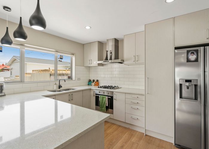  at 2/53 Hutchinson Avenue, New Lynn, Auckland