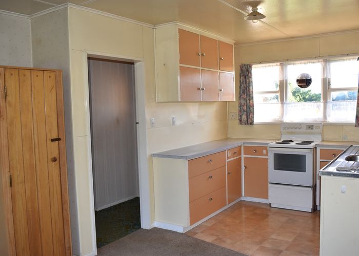  at 64 Chester Road, Clareville, Carterton