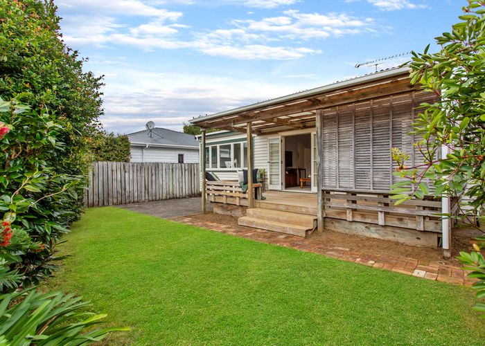  at 12 Jordan Avenue, Onehunga, Auckland