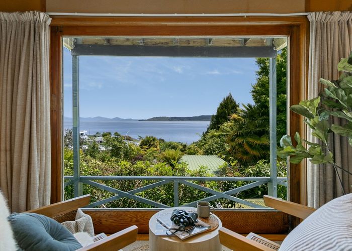  at 2/202 Lake Terrace, Waipahihi, Taupō