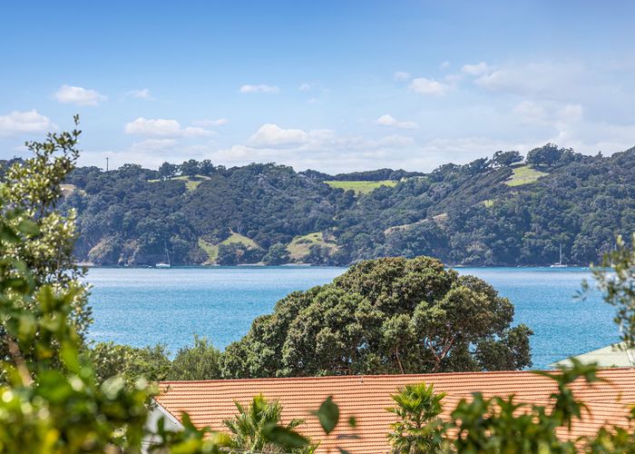  at 8 Fourth Avenue, Onetangi, Waiheke Island