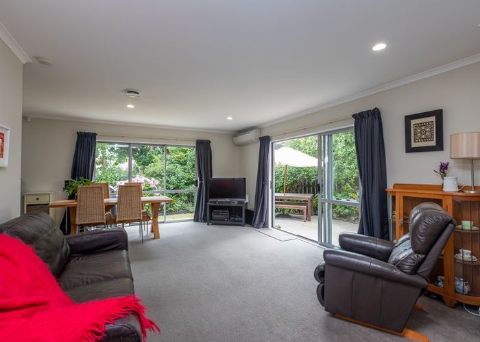  at 2A Kapiti Crescent, Titahi Bay, Porirua