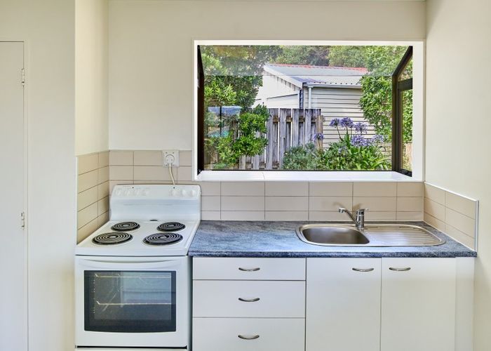  at 31 Omapere Street, Whitby, Porirua