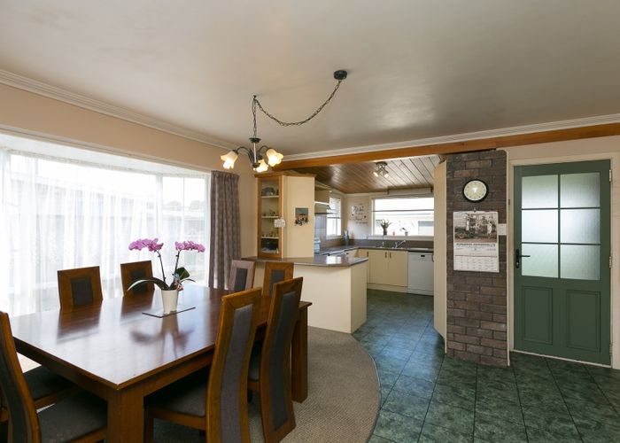  at 1350 Devon Road, Brixton, Waitara