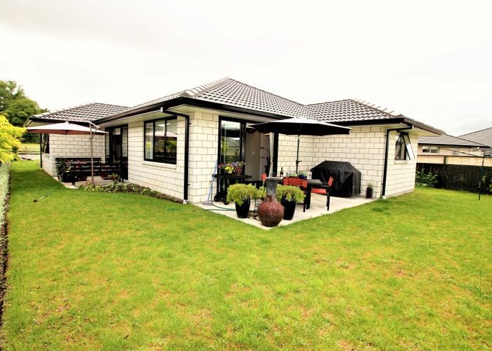  at 37 Plescher Crescent, Leamington, Cambridge