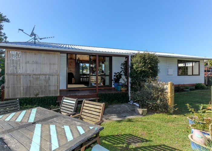  at 77 Riversdale Drive, Merrilands, New Plymouth