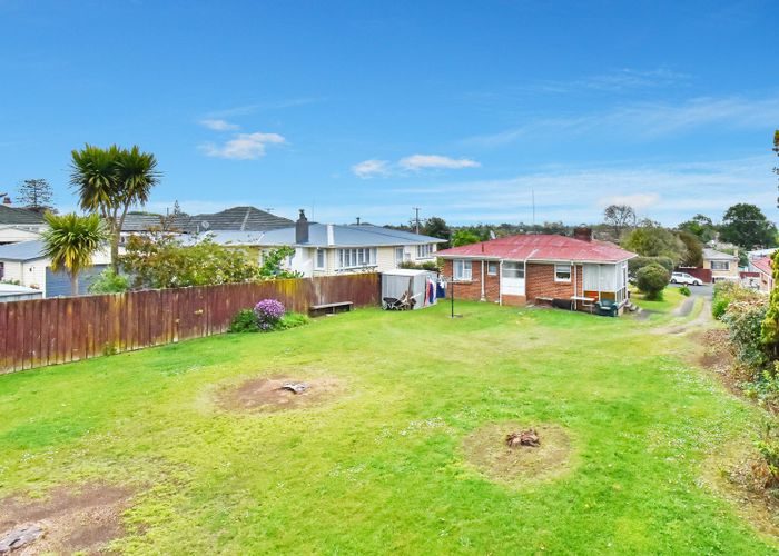  at 10 Churchill Avenue, Manurewa, Auckland