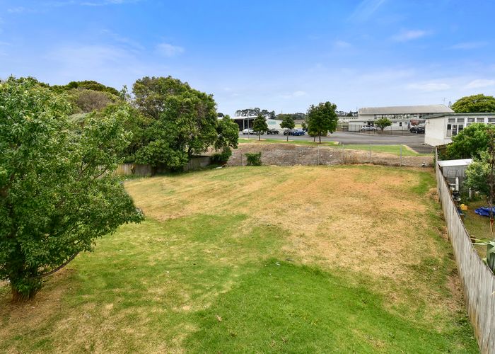  at 9 Lappington Road, Ōtara, Auckland