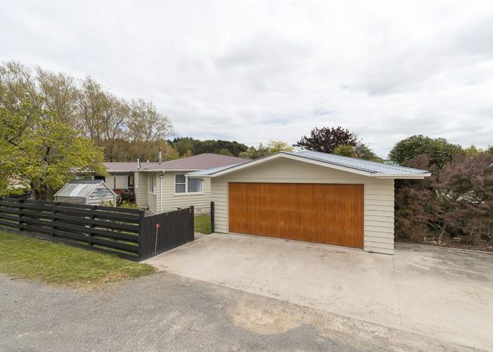  at 9 Petersens Road, Palmerston North