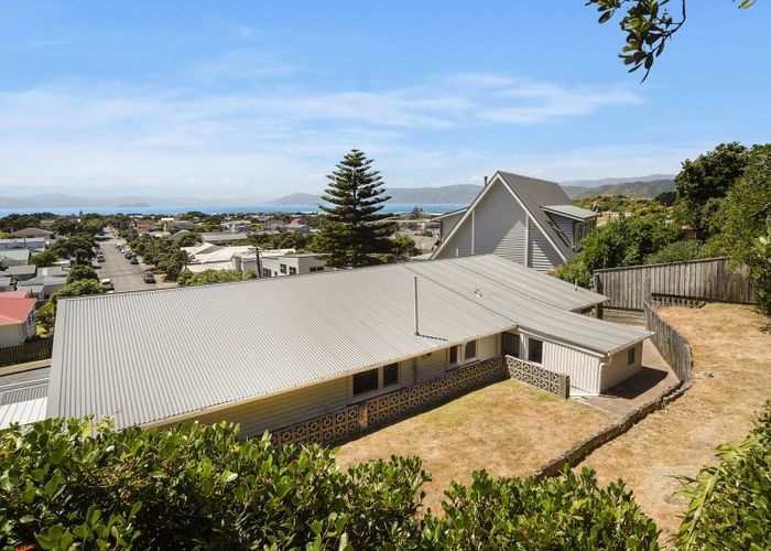 at 20 Pinnacle Street, Seatoun, Wellington