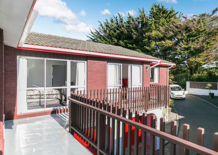  at 6 Tree Top Lane, Paparangi, Wellington