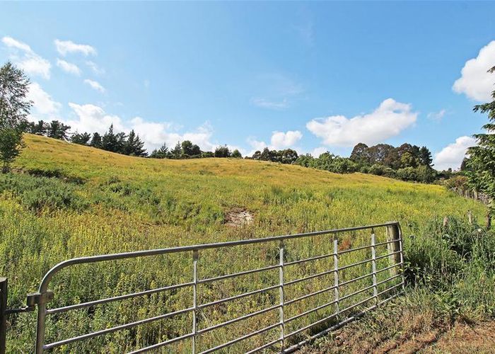  at 27 Maisey Road, Redwood Valley