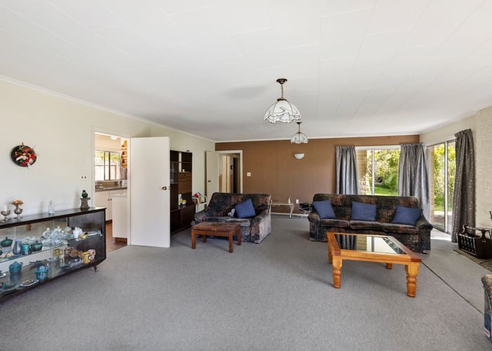  at 40 Elmslie Road, Pinehaven, Upper Hutt