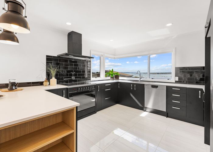  at 2/12 Bannings Way, Hobsonville, Auckland
