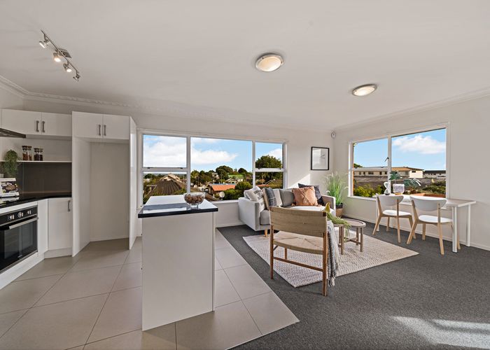  at 6/19 Turama Road, Royal Oak, Auckland