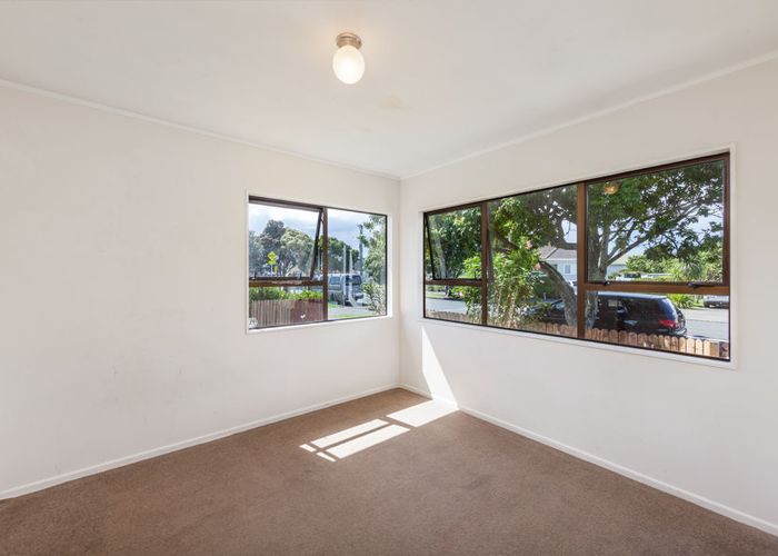  at 8 Aspen Street, Avondale, Auckland