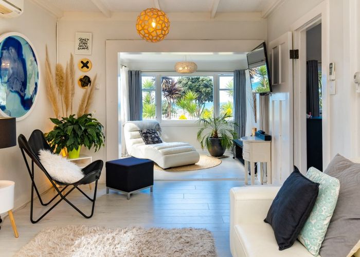  at 102 Beach Road, Haumoana