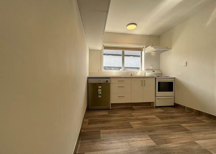  at 2/12A Lunn Avenue, Mount Wellington, Auckland City, Auckland