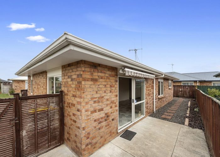  at 5 Corsair Place, Melville, Hamilton
