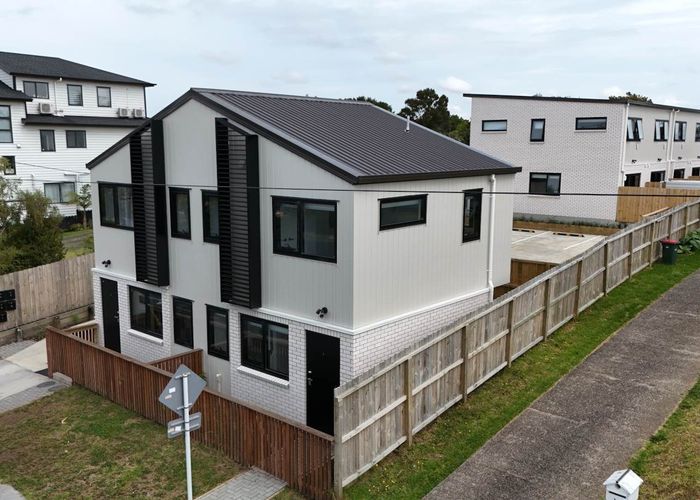  at Lot 4/15 Toru Street, Te Atatu Peninsula, Waitakere City, Auckland