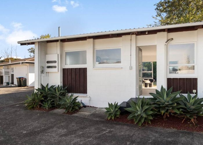  at 1/37 Oriana Avenue, Lynfield, Auckland