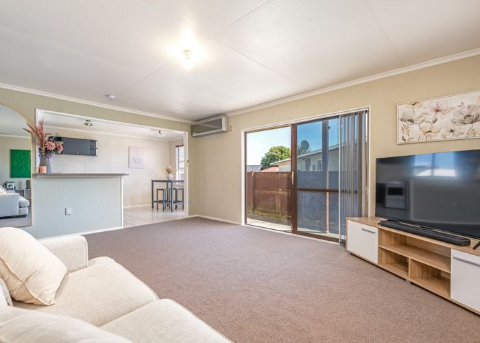  at 12 Hillcrest Drive, Kelvin Grove, Palmerston North, Manawatu / Whanganui