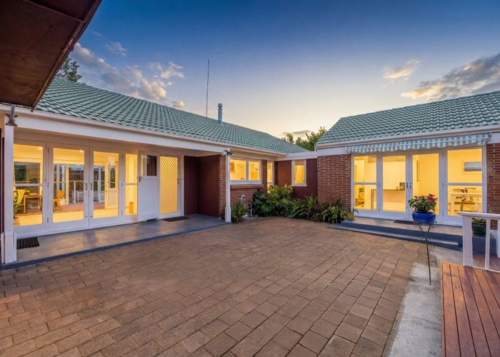  at 30 Barlow Place, Chatswood, North Shore City, Auckland