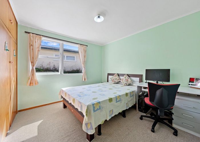  at 1/84 Sunnynook Road, Sunnynook, North Shore City, Auckland